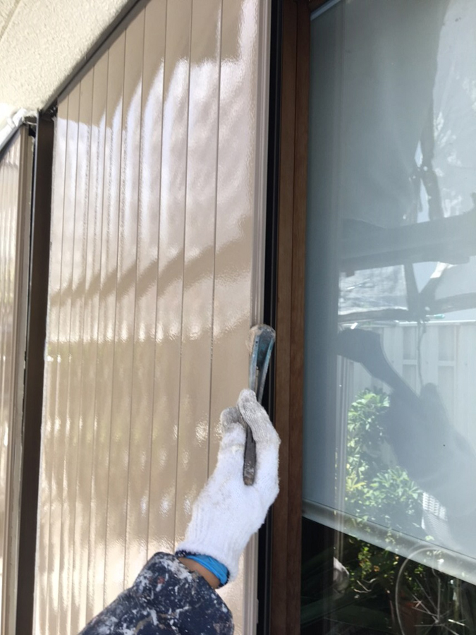 施工中の玄関照明・金属部