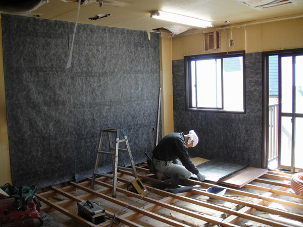 遮音シート 施工中