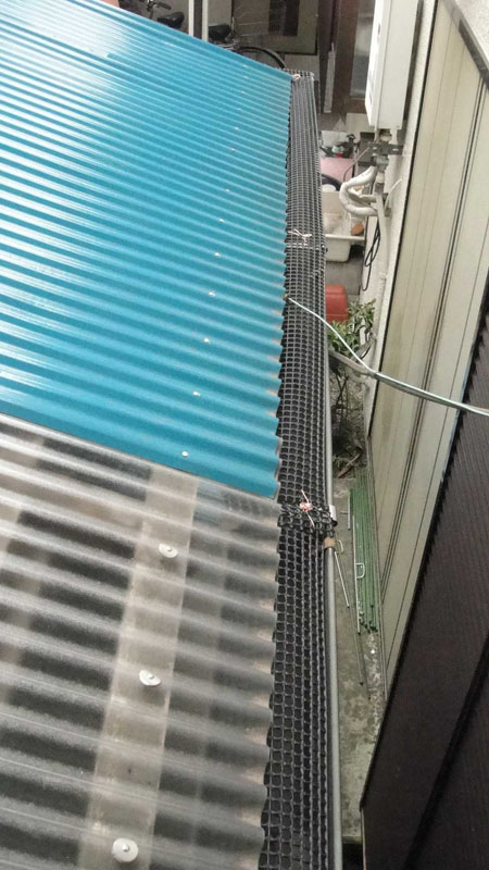 物置 枯れ葉止め設置