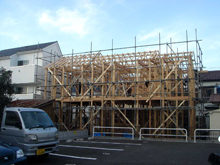 和風住宅 自然素材 住宅の鳥海工務店・２階建て住宅東京都Ｓ様邸・遠くから見た様子