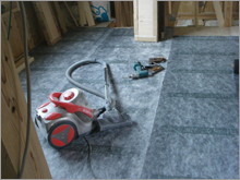 和風住宅 自然素材 住宅の鳥海工務店・倉庫兼アパート:床下の遮音シート2