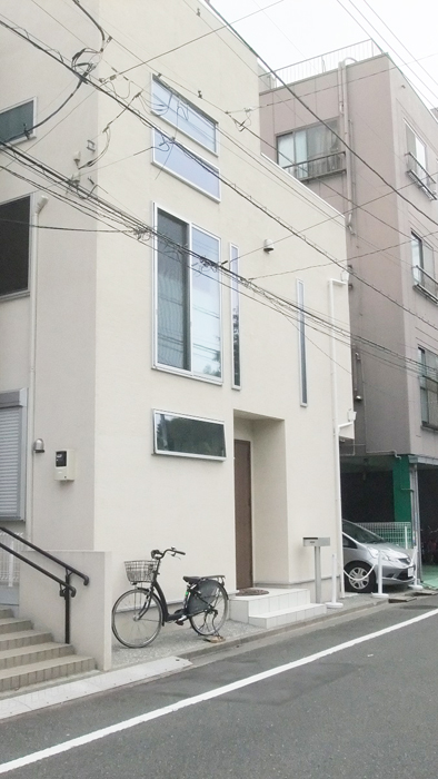 大田区 外構工事 玄関部分 庇施工前