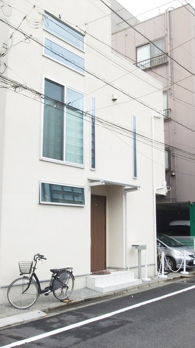 大田区 外構工事 玄関部分 庇施工後