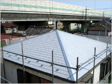 和風住宅 自然素材 住宅の鳥海工務店・２階建て住宅：大田区S様邸現況の屋根