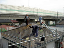 和風住宅 自然素材 住宅の鳥海工務店・２階建て住宅：大田区S様邸屋根工事