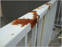 和風住宅 自然素材住宅の鳥海工務店:目黒区N様邸リフォーム前の屋上手すり