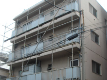 外装リフォーム:東京都大田区蒲田T様邸・足場架け 工事中