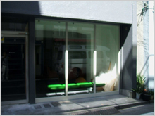 会社リフォーム工事:中央区・お洒落なフロント取り付け完了