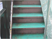 外壁塗装リフォーム・シール工事:大田区鉄骨階段 施工前